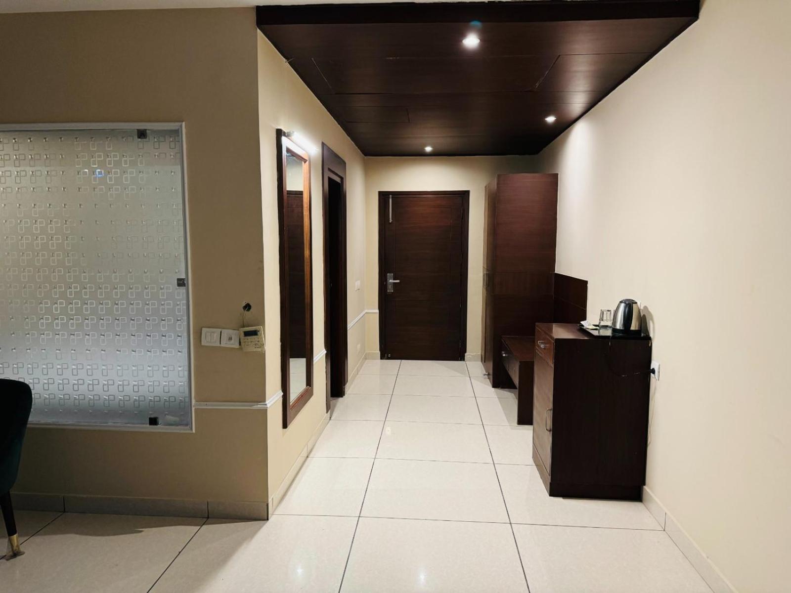 The Pearl Hotel Sirsa Kültér fotó