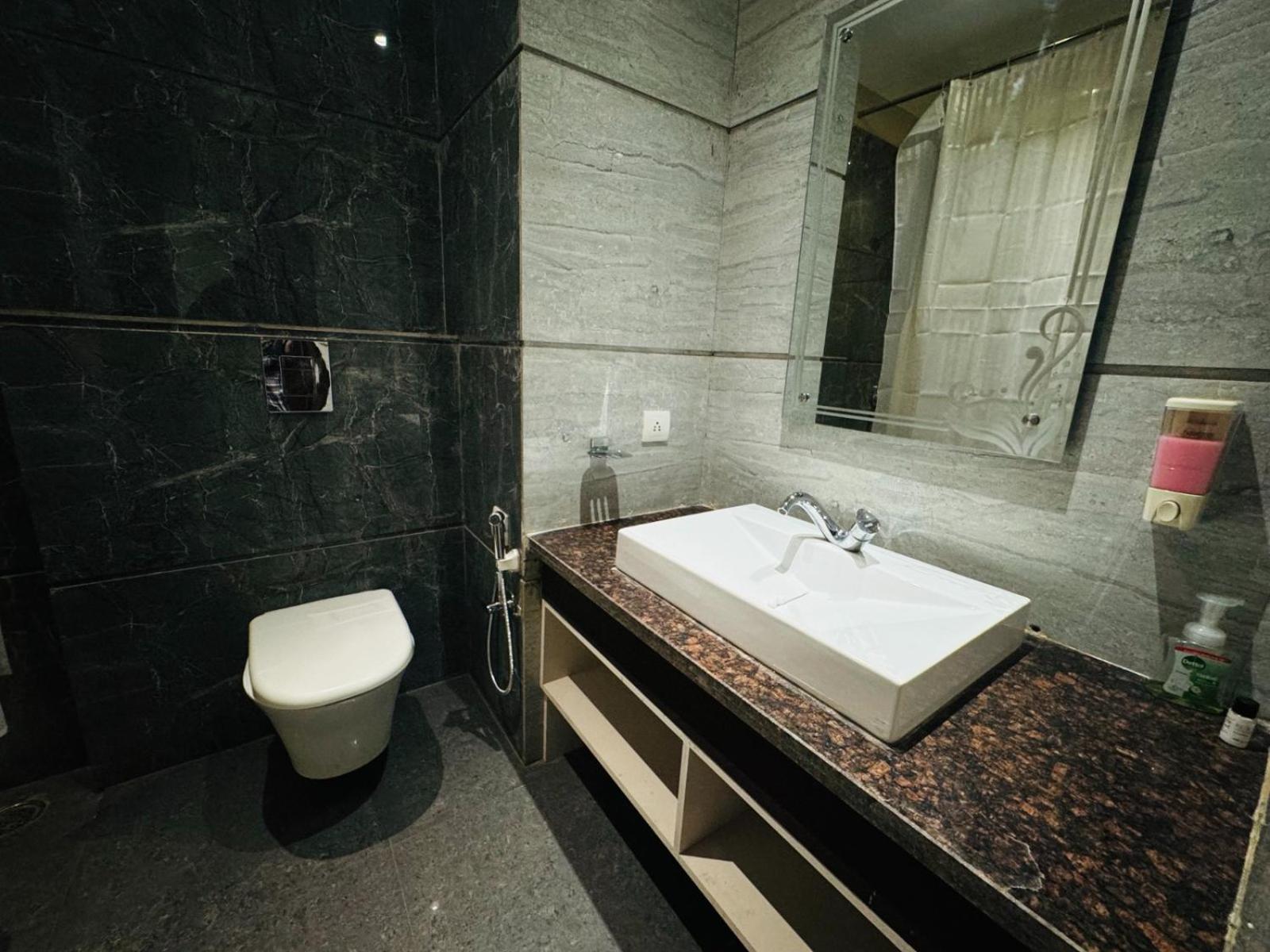 The Pearl Hotel Sirsa Kültér fotó