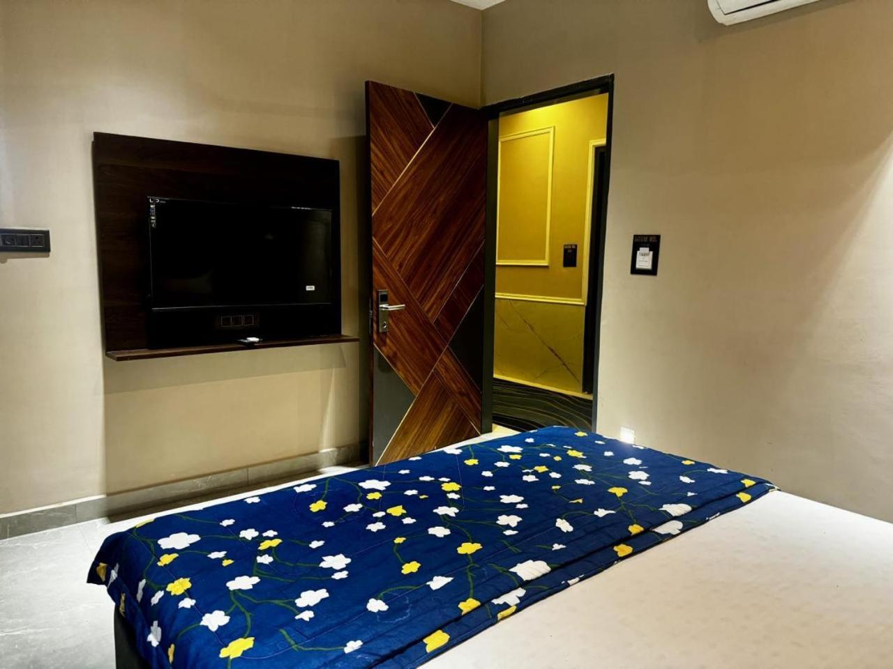 The Pearl Hotel Sirsa Kültér fotó