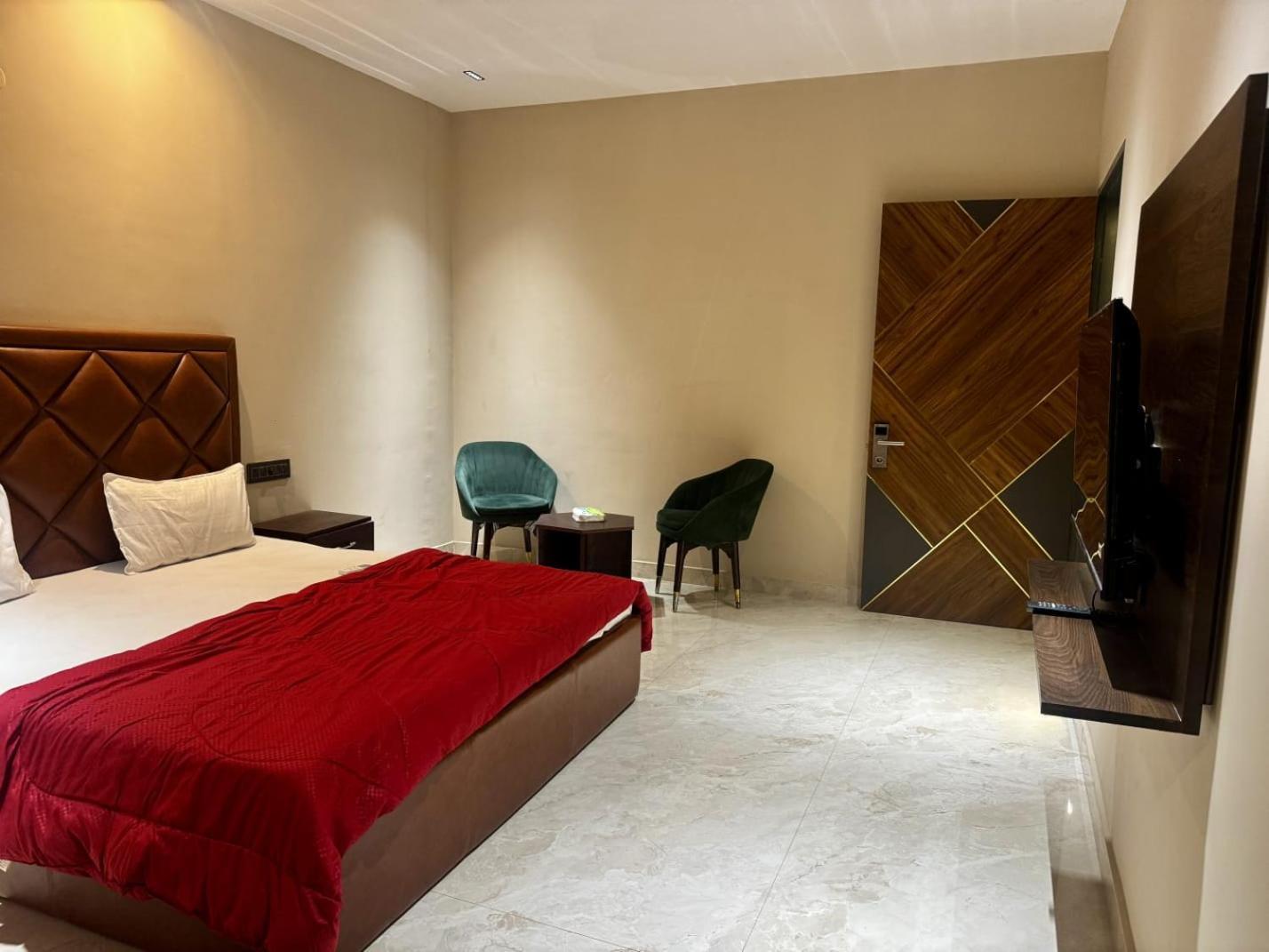 The Pearl Hotel Sirsa Kültér fotó